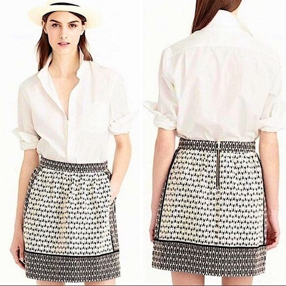 J. Crew Textured Jacquard Block Print Black and White Graphic Mini Skirt Size 8 - Picture 1 of 11